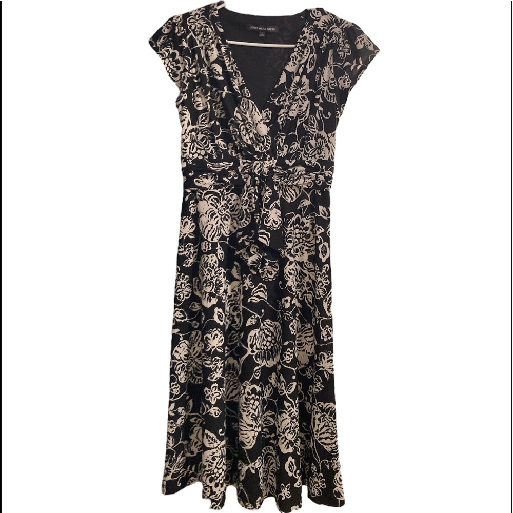 Jones Wear Fit and Flare Black Dress | Size 6